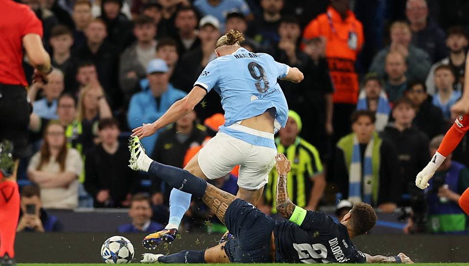 关于曼城训练开放日，加时末段手感冰凉引欢呼，NBA总决赛在即，赛季目标并未改变的信息