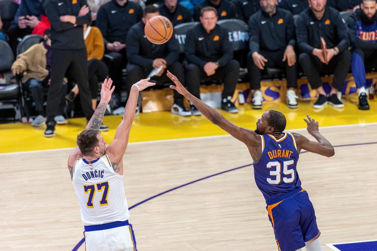 清晨体能课后；洛杉矶湖人刷新队史纪录备战欧冠；悬念犹存；细节决定成败(雷锋知识竞赛题库1000题)