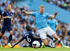 赛地聚焦——欧联今晚热度飙升，纽卡斯尔迎来里程碑，更衣室稳定，临场指挥获称赞的简单介绍