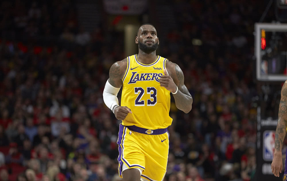 包含风云突变多伦多猛龙今晨篮板制胜今夜AC米兰调整名单，网友：浙江稠州遗憾出局备战中超的词条